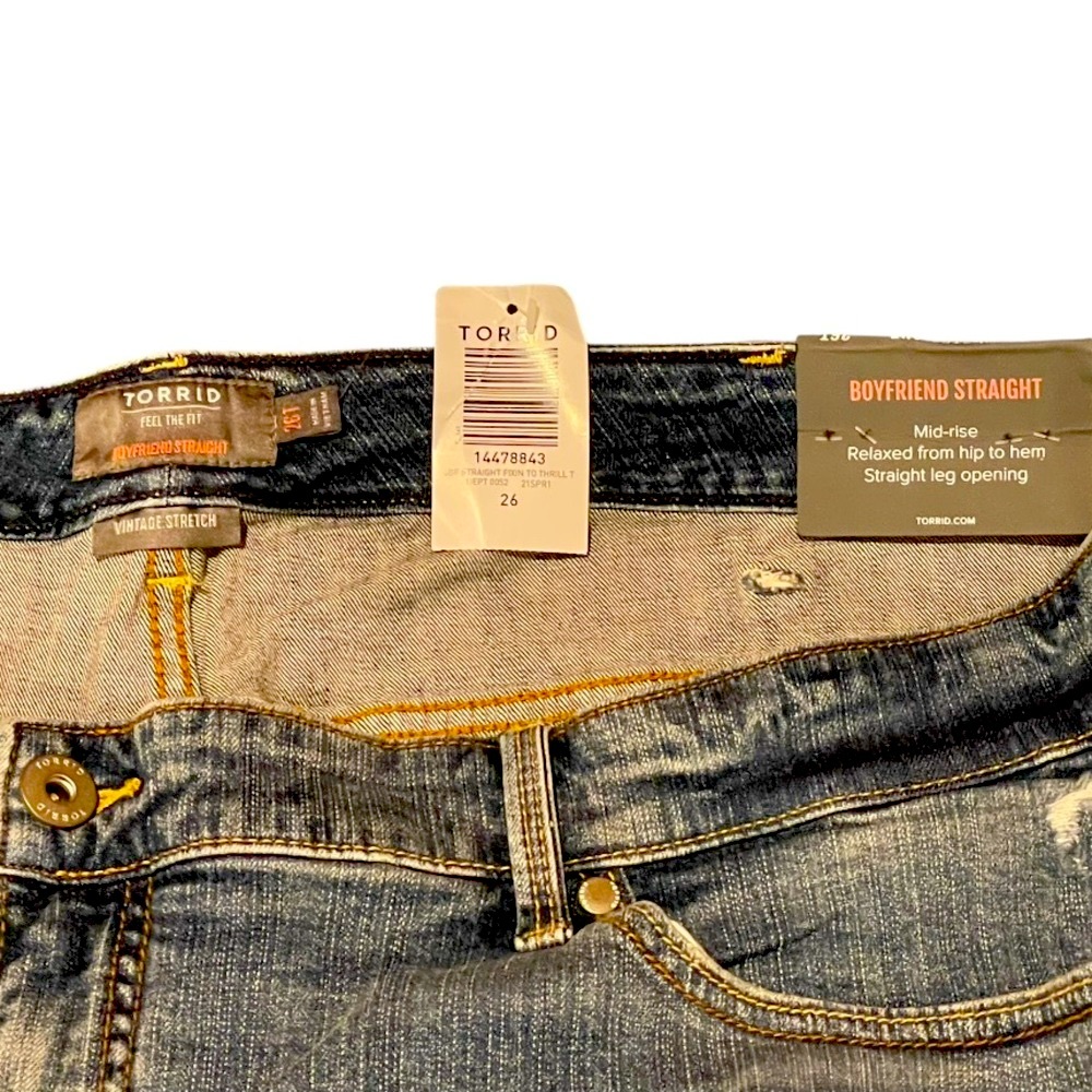 ๐ TORRID Boyfriend Straight - Distressed Jeans - PLUS Sz 26T - NWT - Picture 8 of 12